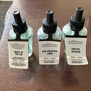 Bath & Body Works Wallflowers Fragrance Refills - Blue and Clear